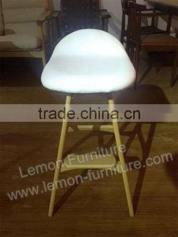 Modern Best-Selling painted legs cover bar chair