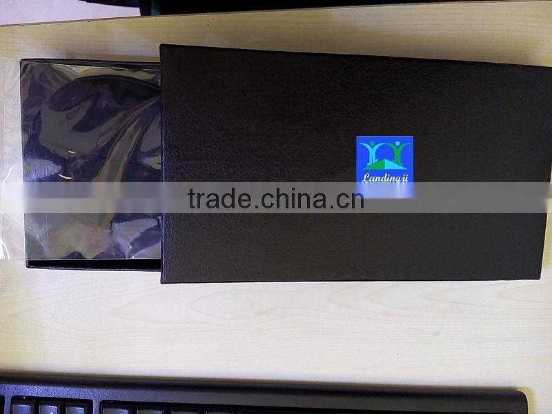 Sleep mask with adjustable straps