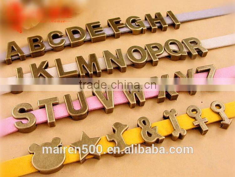 2016 hot sell vintage letter charm
