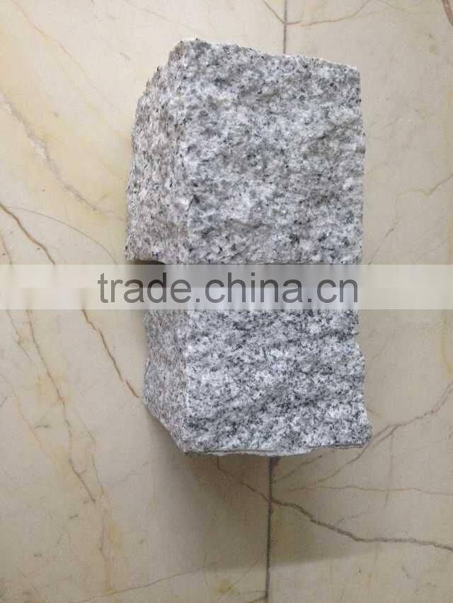 Cheap Chinese natural split grey granite cobble stone paving stone