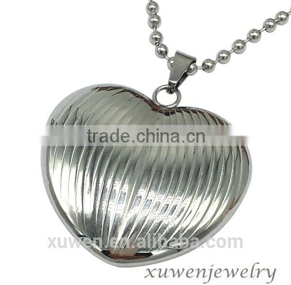polish finish hollow heart stainless steel mirror pendant