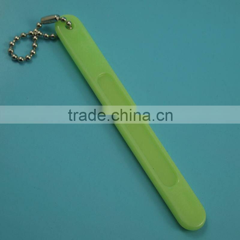 Plastic with chain metal nail file
