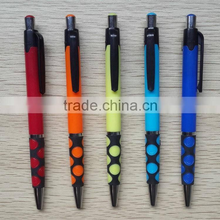 2016 New products on china market black color grip and clip multi color plastic pen