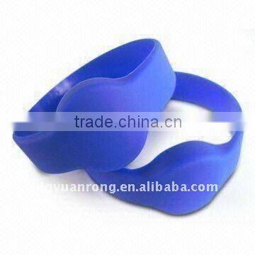 YR432 Silicone Wristbands