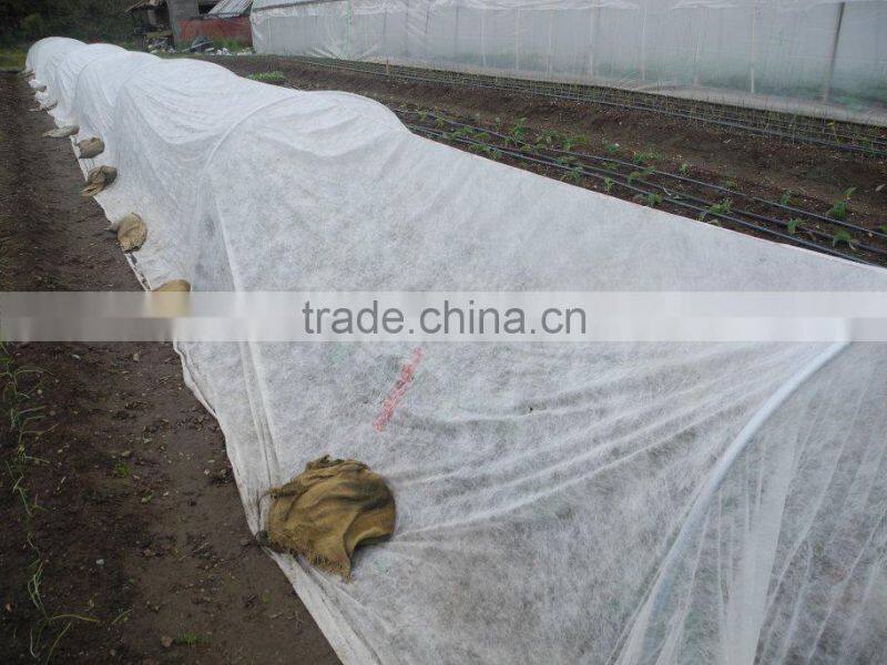 lightweight reusable nonwoven floating row