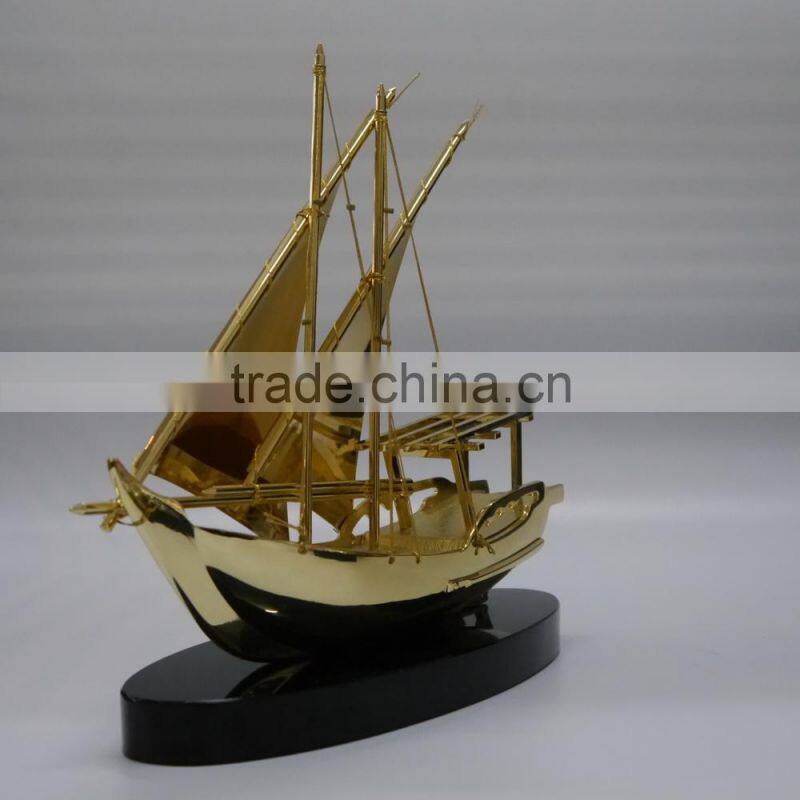 Noble Customized Made Golden Crystal Arab Dhow For wedding favors And Islamic Souvenirs Gifts