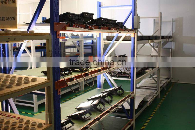 CE ROHS Approved 5 Years Warranty Free Lighting Design Meanwell Driver Nichia LED 2016 CE Rohs 130LM/W 150W LED Flood Lamp