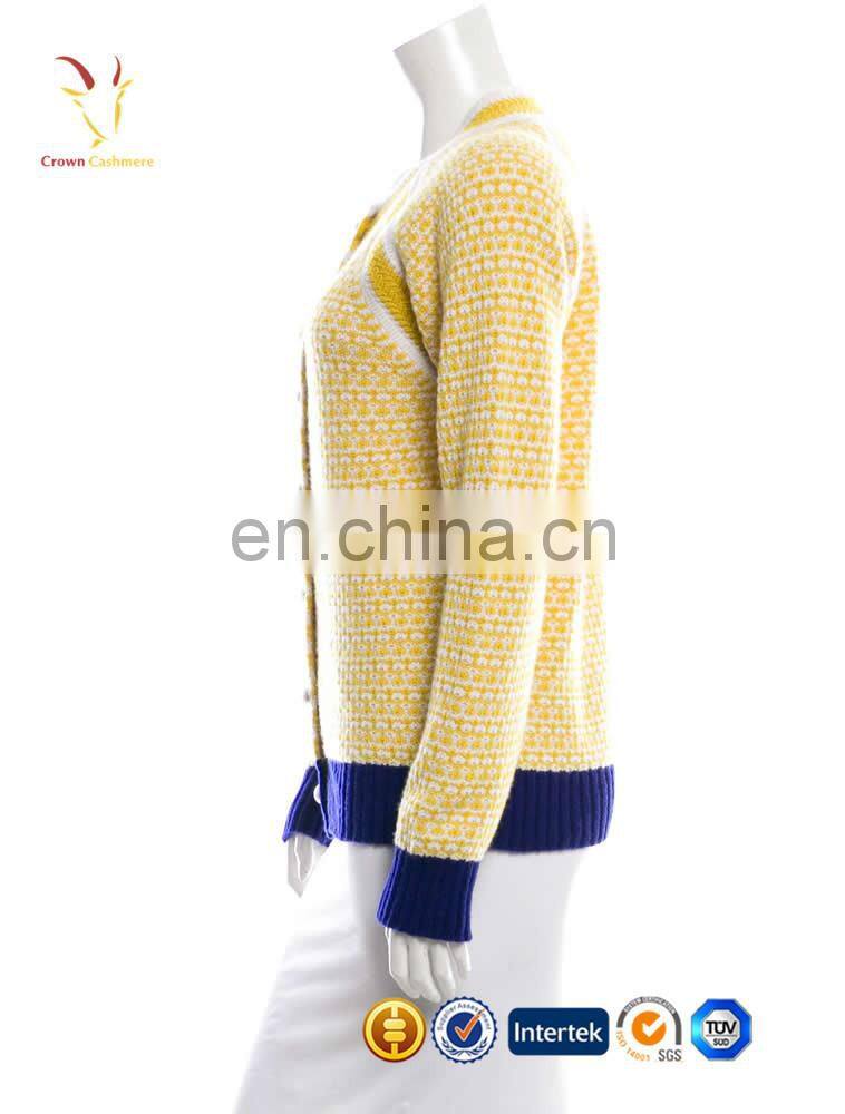 Women knitted cashmere cardigan with pearl button