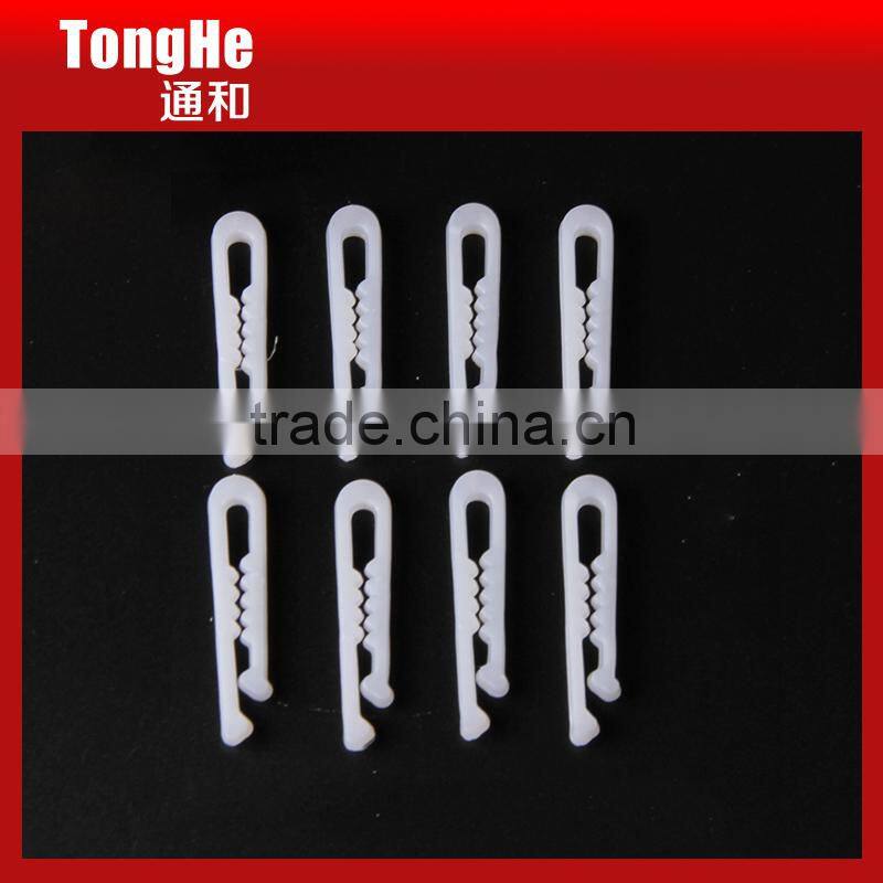 40mm length white plastic shirt clip with teeth