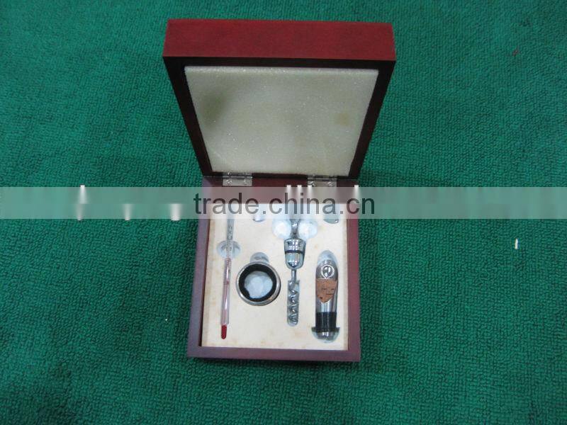 2014 hot selling wooden box wine gift set for bar