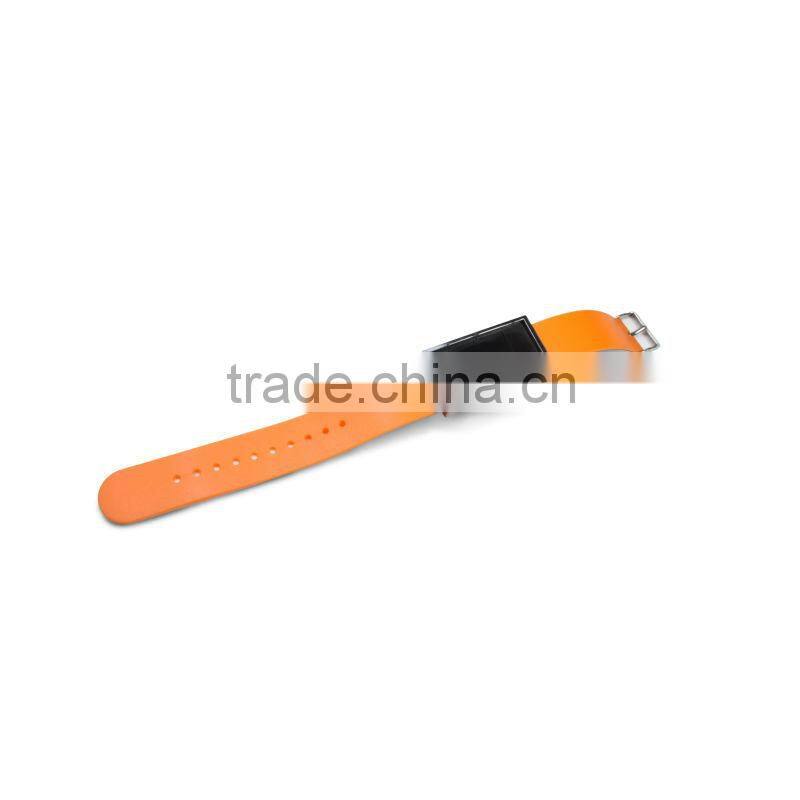 2013 latest OEM product anti-loss phone call necklace bluetooth connect to phone