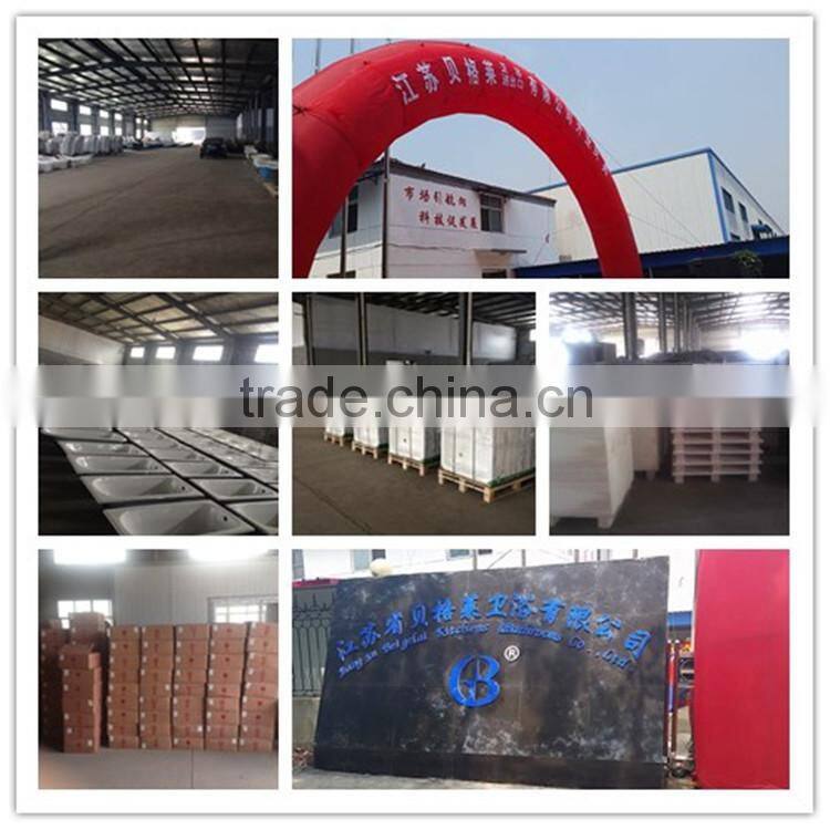 glazed bath tub for shower and soaking with pillow