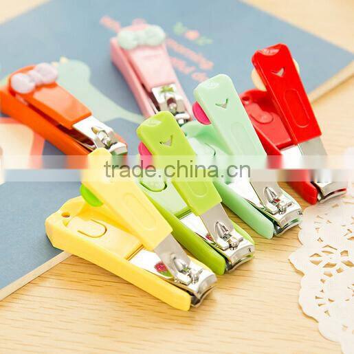 Hot sale colorful cute plastic long handle nail clipper