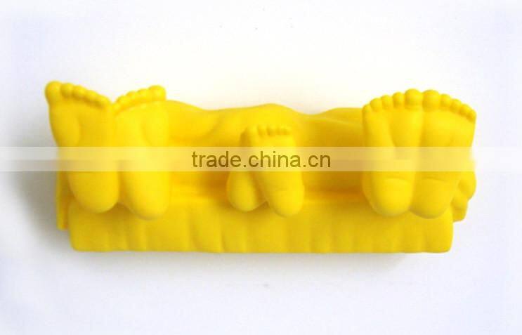 creative cute feet designer towel hanging hooks for family of three