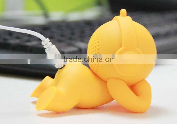 Supply creative fashion doll mini speaker
