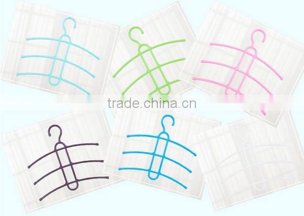 Wholesale Stock Small Order Plastic Magic Fishbone Shaped Hanger with 3layers