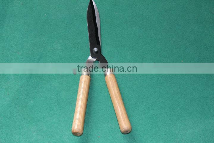 garden tool/hedge shears with wooden handles