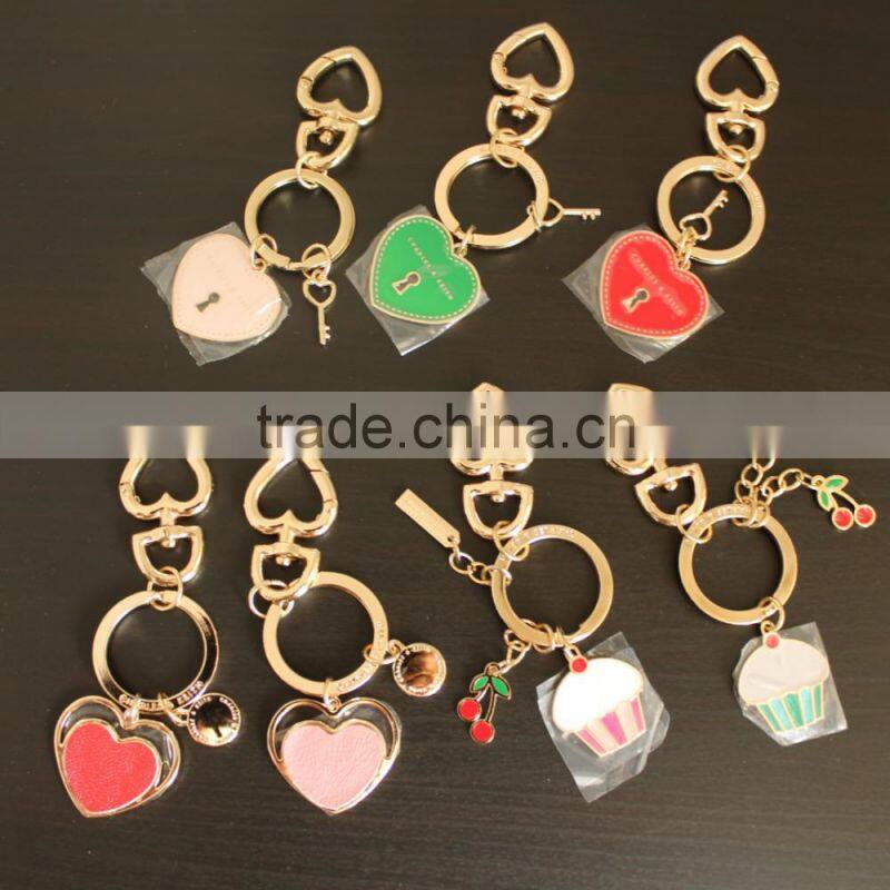 Factory directly fashion bag pendant chains,custom metal keyring,cute dog keychain