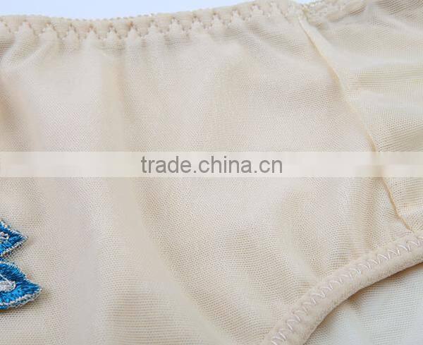 2015 fashion cotton middle waist girls panties