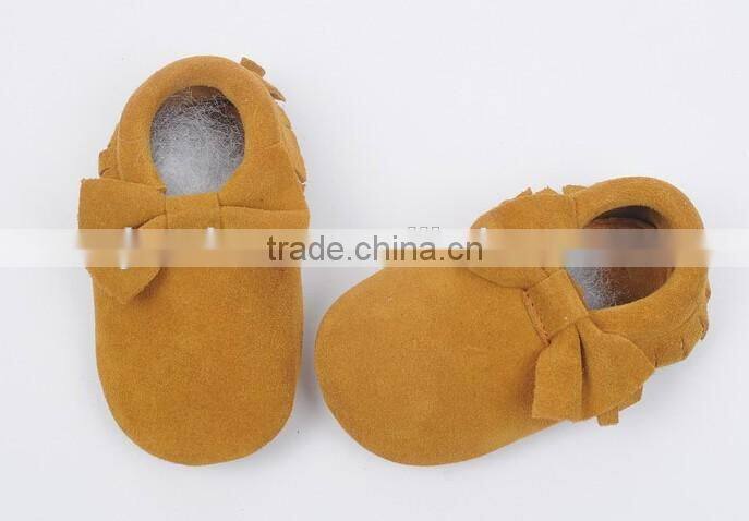 Classic design 100% suede baby moccasins with bow, bow moccains for baby