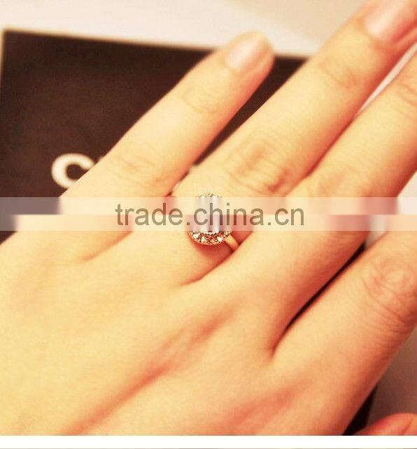 Golden Diamond Circular Chromatic Gem Ring