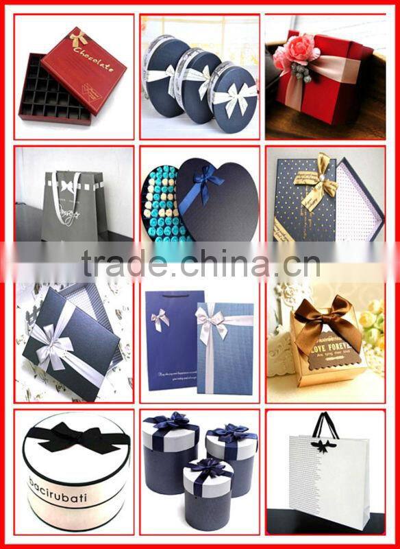 Luxury Clothing White Paper Gift Bags With Handles