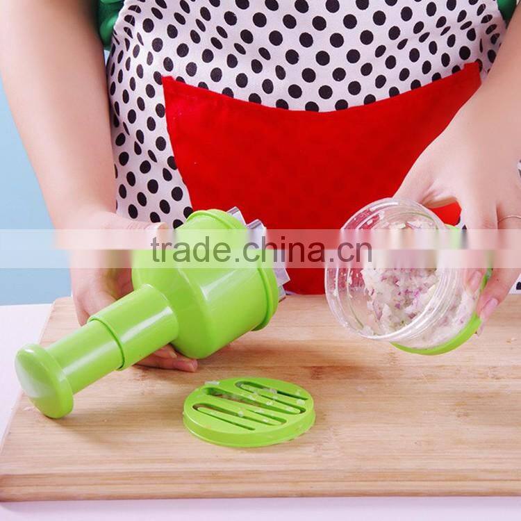 Bottle-shaped Magic Plastic Manual Onion Chopper