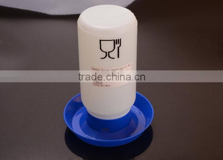 Chicken house using poultry feeders and drinkers/plastic chicken feeder