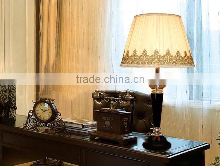 Column design clear and black K9 crystal table lamp with lace lampshade