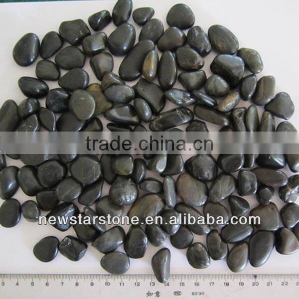 Natural pebble in bulk