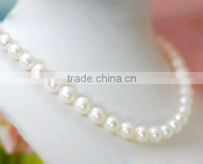 AA 9-10mm white round freshwater pearl necklace