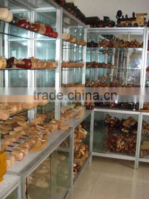 Wholesale pretty cedar wood shoe tree