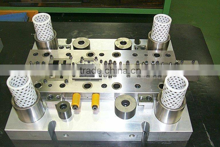 High precision locating ring for mold