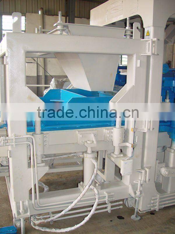 Automatic road brick molding machine