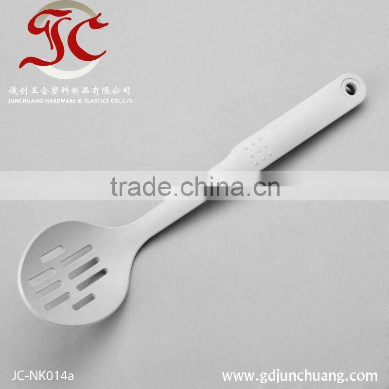 China manufacture best useful nylon slotted spoon