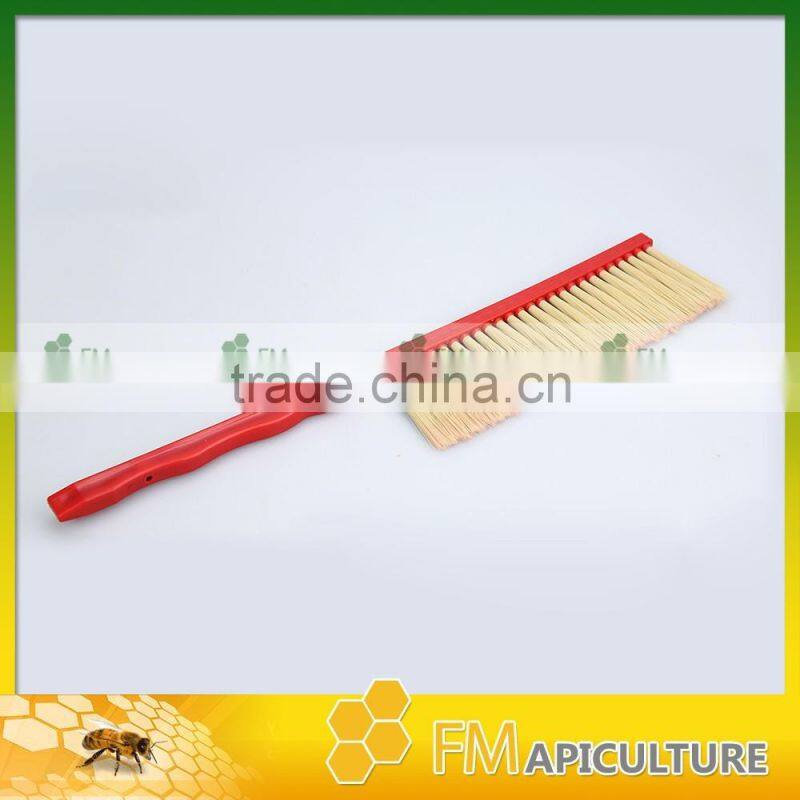 3 rows bee brusher fiber bursher with wood handel; hotsale bee brusher ,