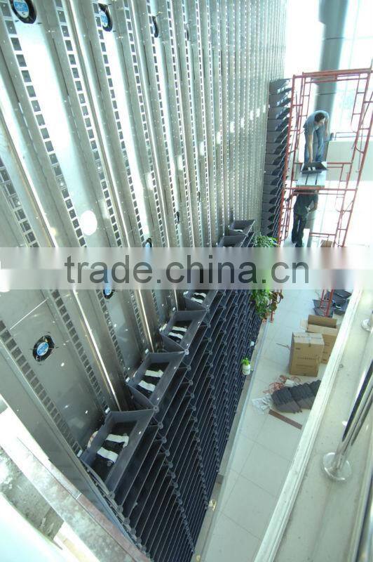 Hanging on Wall Vertical Garden Pot Plastic Green Wall Planters