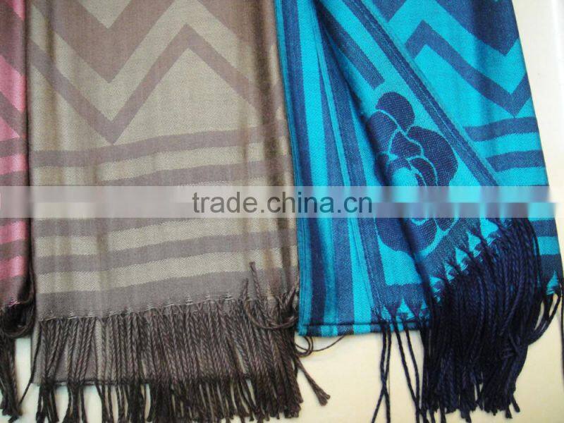 2017 Fashion lady China wholesale factory jacquard rose rayon viscose scarf