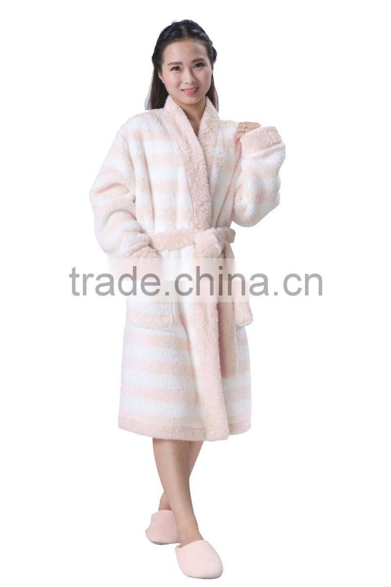 China Manufacturer flannel academy bathrobe gown