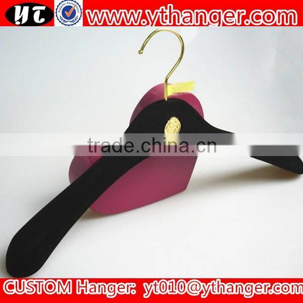 YY0461 luxury metal plated logo velvet clothes hanger men coat hanger for shops