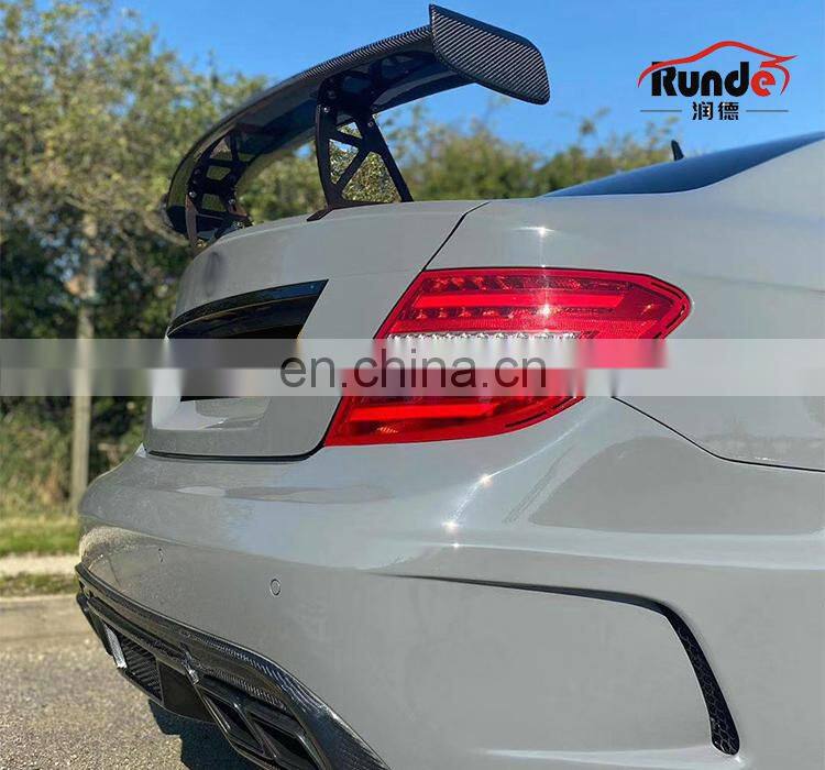 Runde Carbon Fiber Material Body Parts Spoiler For Mercedes-Benz W204 C63507 Modified BS Style C200C260 spoiler