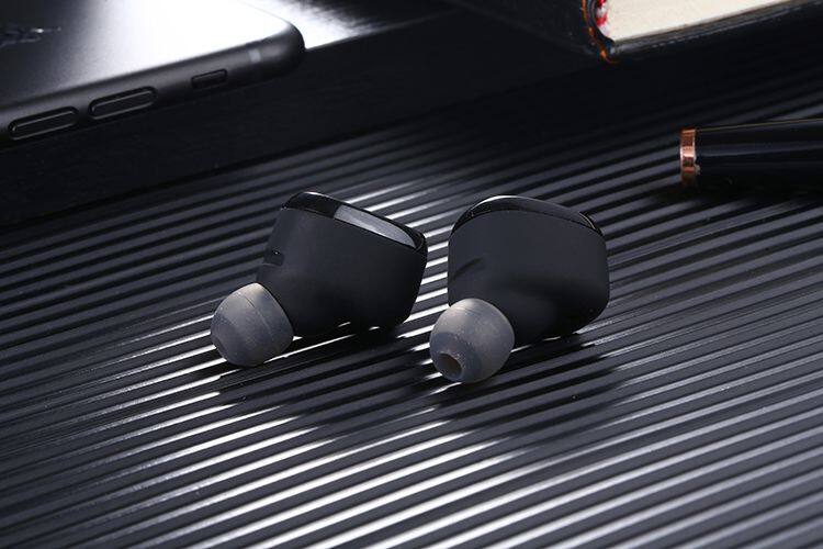 Good quality wireless headphones earbuds wireless intercom headset mini wireless earbuds