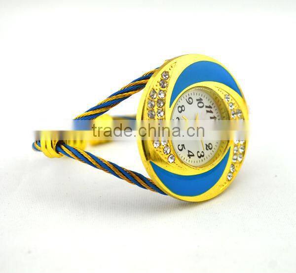 alibaba hot sell watch in spanish express beautiful crystal watch glass face bracelet watch