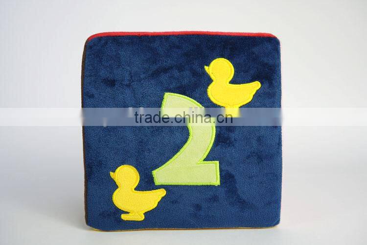 Fun Educational Stuffed Rattle Cube Toys/Plush Baby Rattle Block/Soft Stuffed Colorful Cube Rattle for Baby