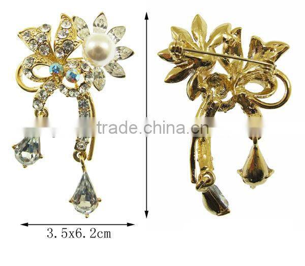 Fashion cheap crystal brooch with zinc alloy