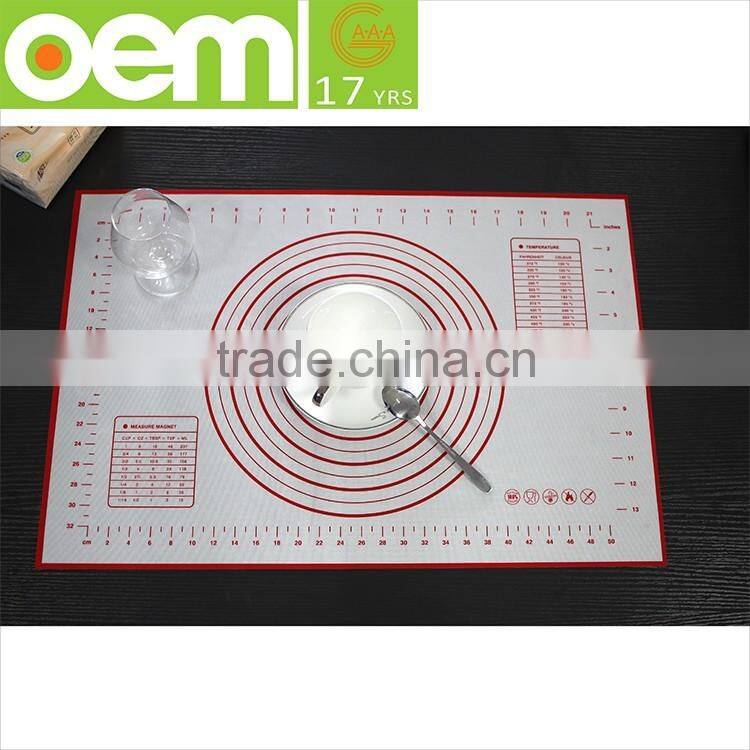 factory direct sales heat-resistant fiberglass silicone baking mat ,food grade silicone table mat with custom printing