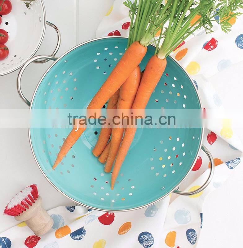 Wholesale Kitchen Food Washing Self Draining Pasta Bowl Wide Grip Handles