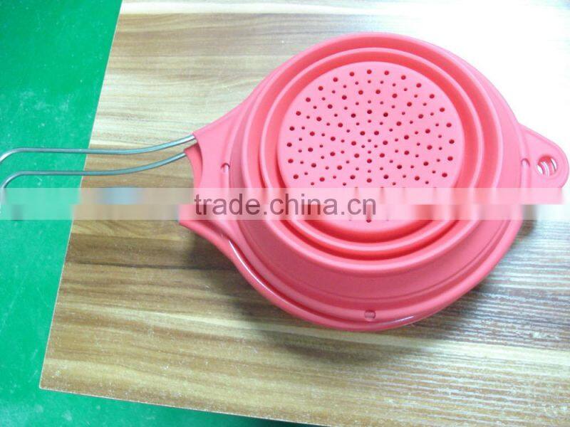 PDF folding stainless steel handle silicone strainer