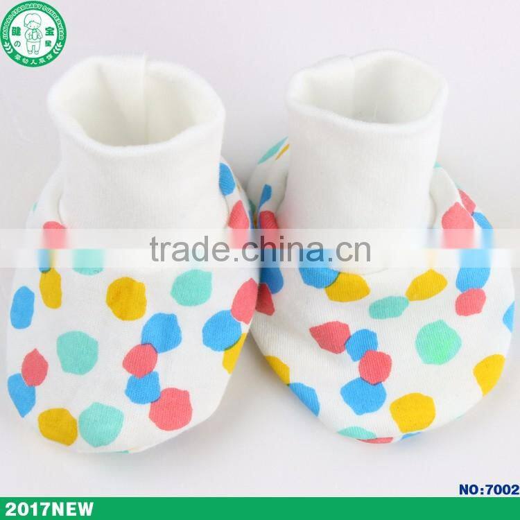 Importing from china factory newborn baby shoes baby booties with cheap price