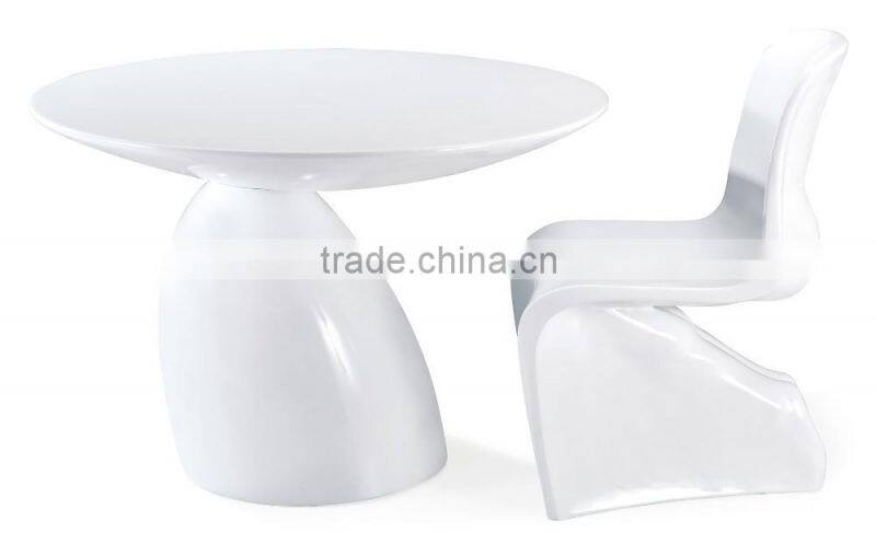 replica hot sale Parabel Table by Eero Aanio for dining room